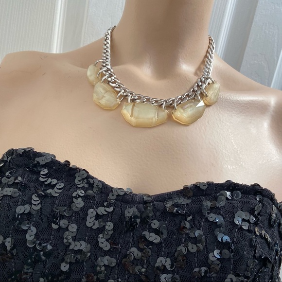 Chunky Silver and Cream Necklace - Picture 7 of 8